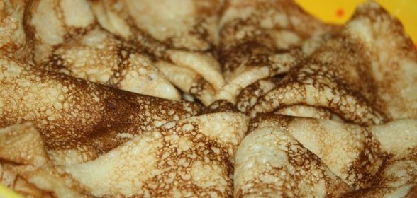 Нежные тонкие блинчики на кефире