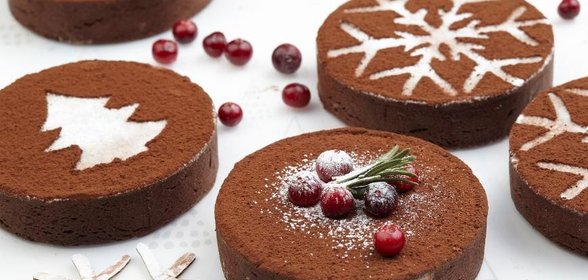 Шоколадные тарты с малиной