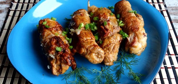 Свиные рулетики с помидорами и сыром