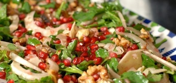 Кресс-салат с фенхелем и зернами граната
