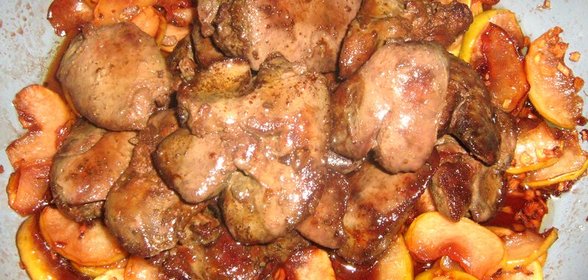 Куриная печень с яблоками и имбирем