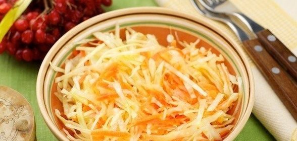 Свежий салат из капусты с морковью