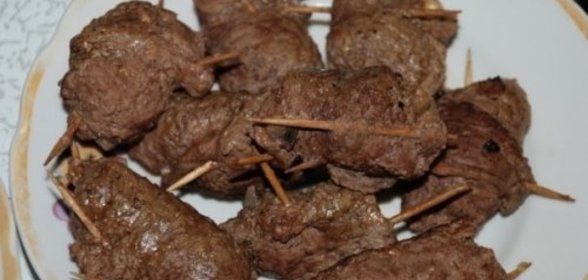 Рулетики из говядины с грибами