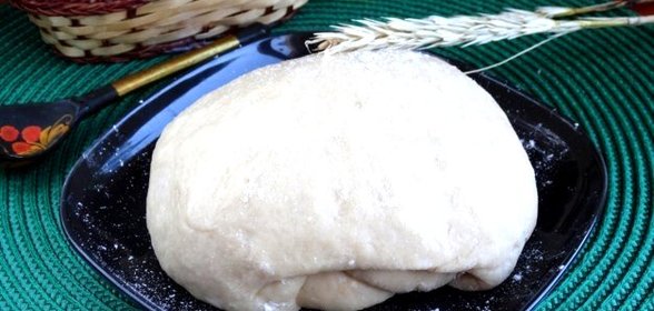 Дрожжевое тесто на кефире для пирога