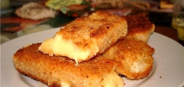 Жареный сыр по‑чешски в панировке