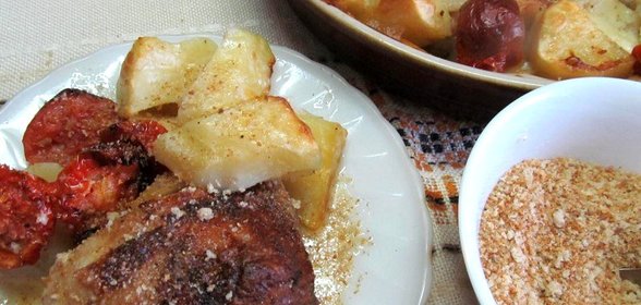 Куриные бедра с картофелем и помидором