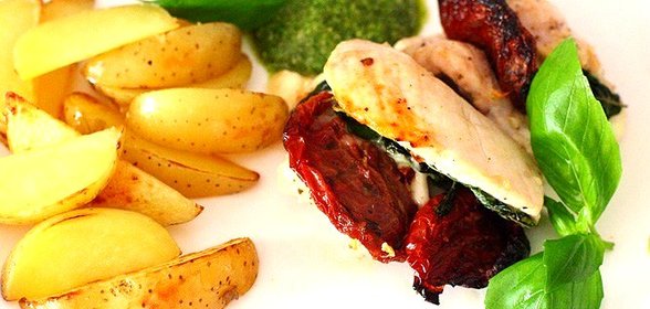 Рулетики из индейки с моцареллой