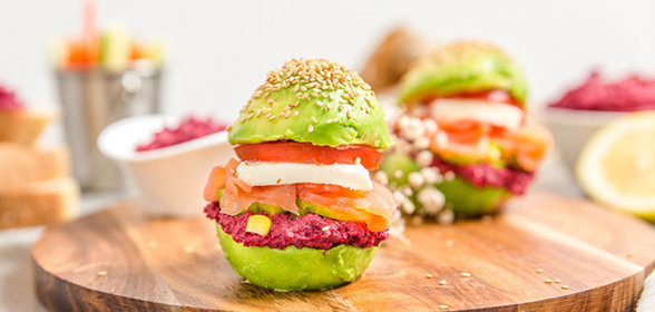 Сэндвич с авокадо и лососем