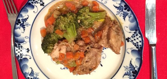 Рагу «Ткемали» из курицы с брокколи