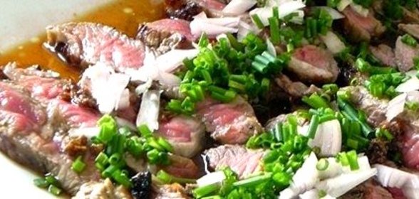 Стейк с понзу и грибным маслом