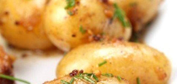 Отварной картофель с винегретом из трав и вермутом