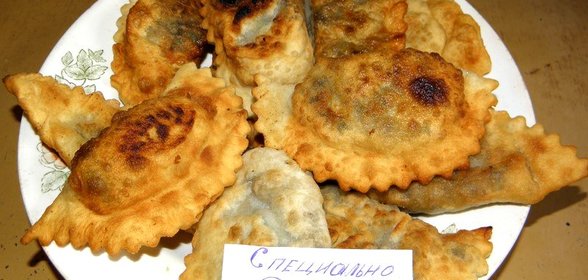 Чебуреки с курицей и грибами