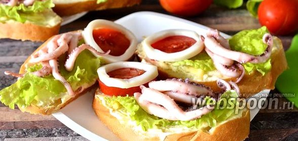 Бутерброды с кальмарами, осьминогами и сыром