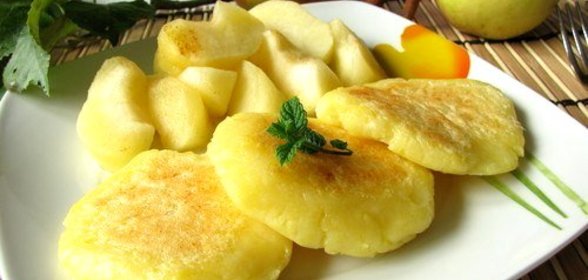 Яблочные блины с лимонной цедрой