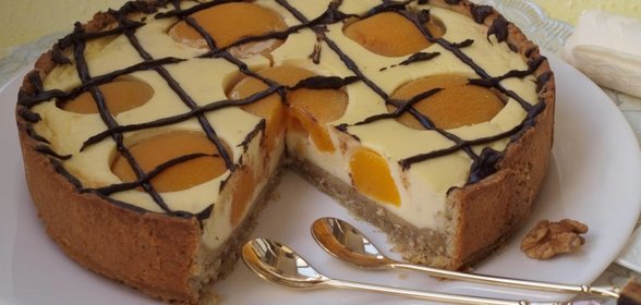 Пирог с персиками и творожной начинкой