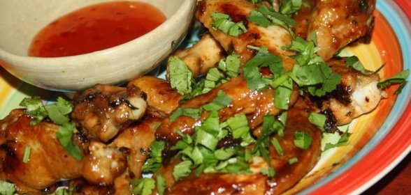 Крылышки в тайском стиле с кинзой и кокосовым молоком
