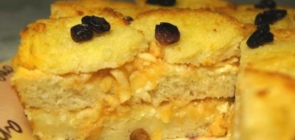 Шарлотка из сухарей с яблоками