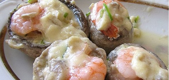 Грибы, фаршированные креветками