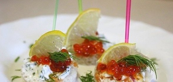 Канапе с красной икрой