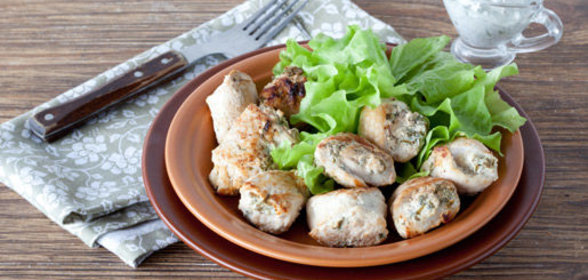 Рулетики из курицы с кунжутом