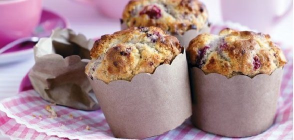 Маффины с белым шоколадом и виноградом