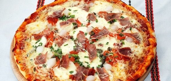 Пицца с ветчиной в мультиварке