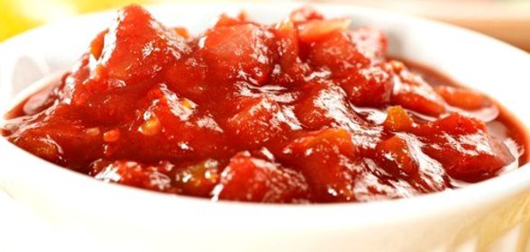 Пряный томатный дип к печеному картофелю