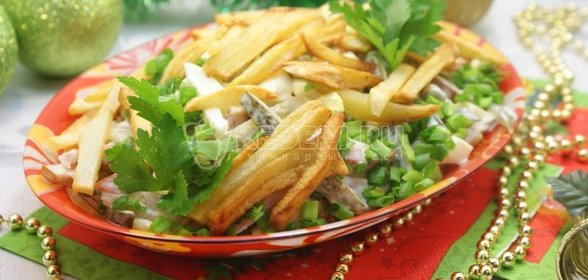 Салат с ветчиной и маринованными огурчиками