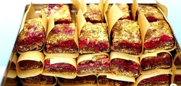Печенье с малиной и овсяными хлопьями