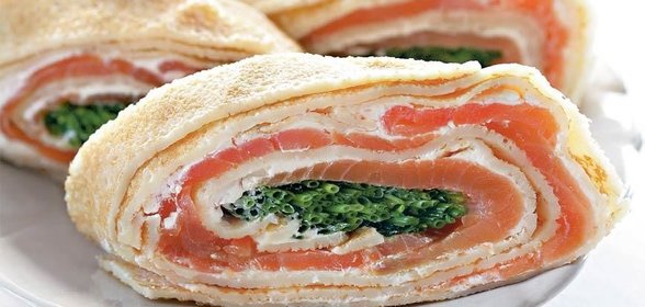 Рулетики с копченым лососем