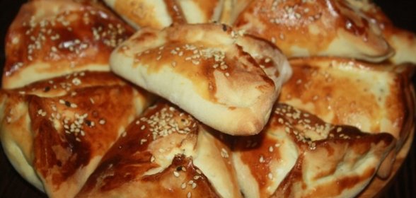 Быстрая самса из слоеного теста с говяжьим фаршем