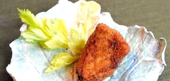 Сыр, жареный в панировке