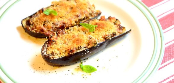 Баклажаны фаршированные ветчиной и копченым сыром