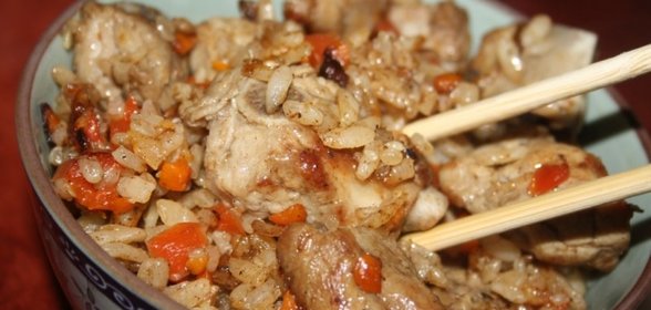 Рис со свининой в восточном стиле (в мультиварке)