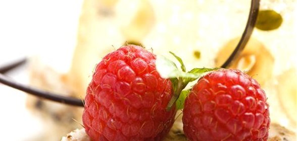 Тирамису из белого шоколада и малины