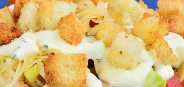 Салат Цезарь с пекинской капустой