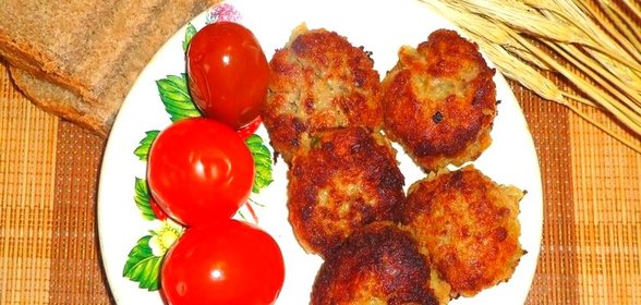 Мясные биточки с чечевицей