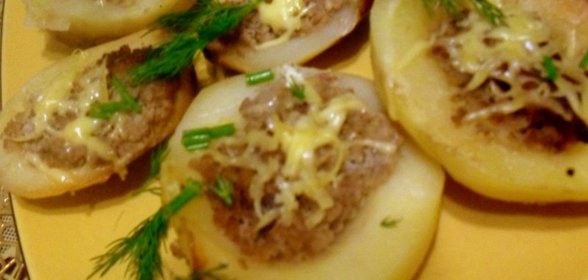 Запеченный фаршированный картофель