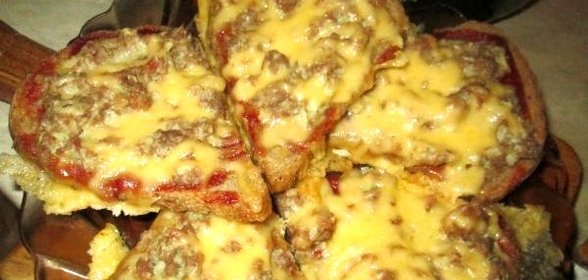 Бутерброды с фаршем в духовке