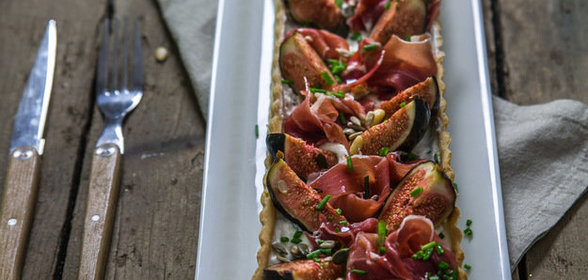 Тарт с козьим сыром и инжиром