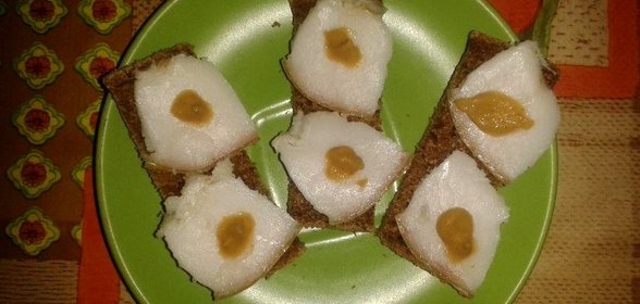 Соленое сало с чесноком