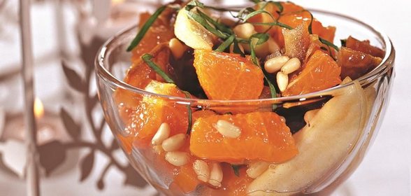 Салат из фиников и мандаринов