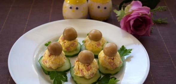 Закусочное канапе на огурчиках