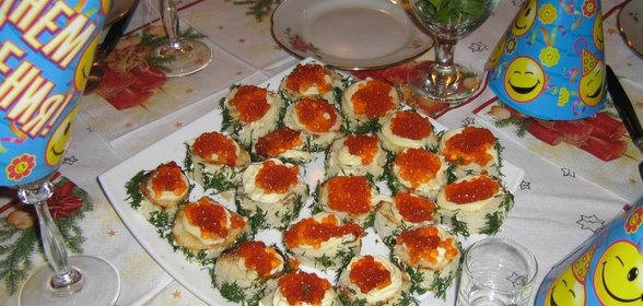 Бутерброды с икрой Божья коровка