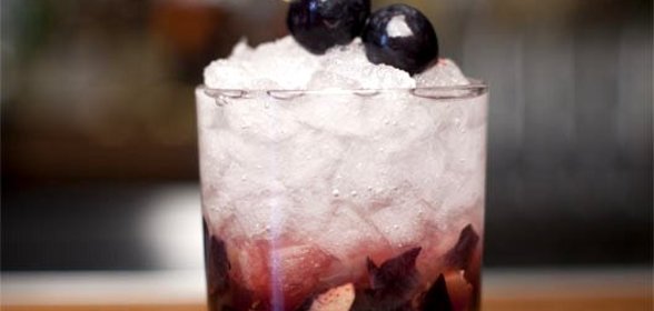 Виноградный коктейль с имбирем (Grape Ginger Old Fashion)