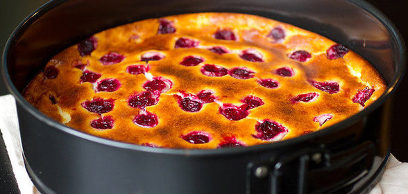 Творожная запеканка с вишней