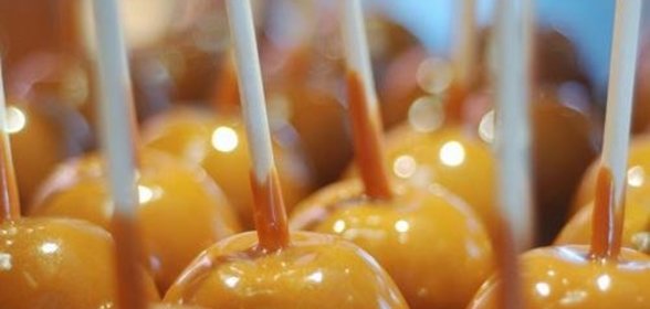 Яблоки в карамели