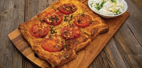 Томатный тарт с фетой и тархуном