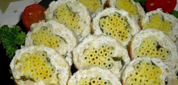 Куриная колбаса с макаронами