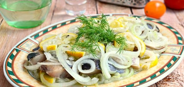 Закуска из сельди с луком и медом